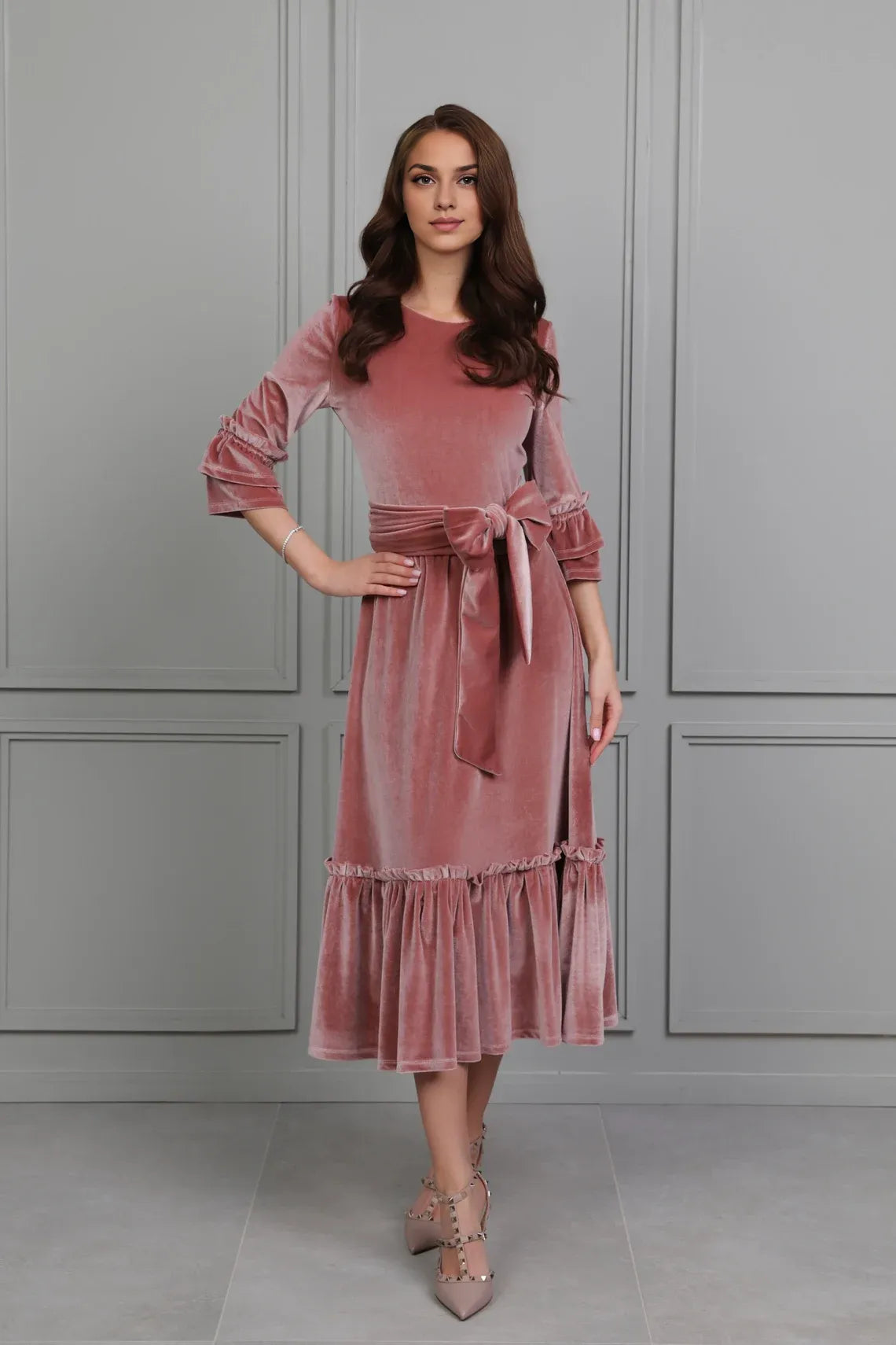 Vestido de terciopelo rosa empolvado, vestido midi, vestido de noche, vestido de invitada de boda, vestido de cóctel, vestido de fiesta, vestido de dama de honor, vestido formal, vestido de graduación.